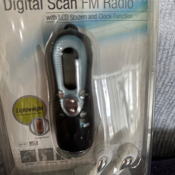 j WIN, Black, Digital scan, FM radio, model J x-m22 - Picture 3 of 4